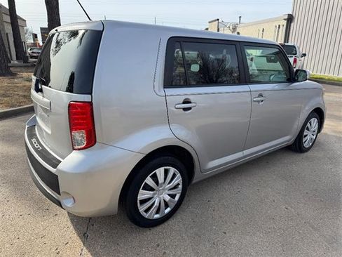 Used 2014 Scion xB image 7
