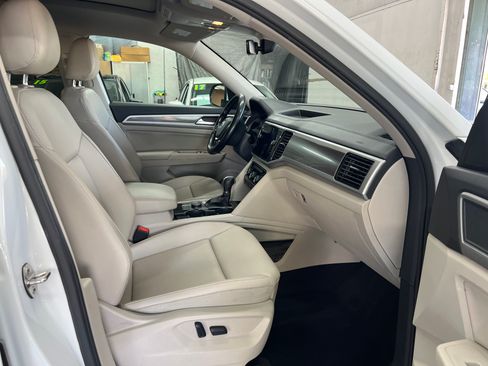 Used 2018 Volkswagen Atlas SEL image 19