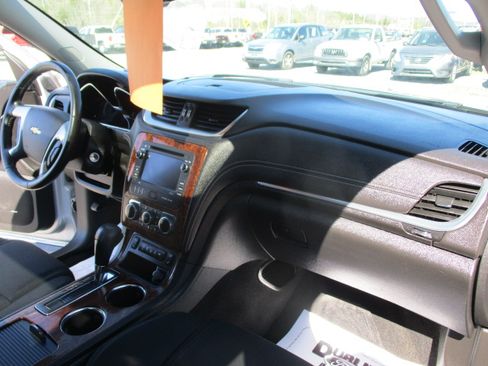Used 2013 Chevrolet Traverse LT image 30