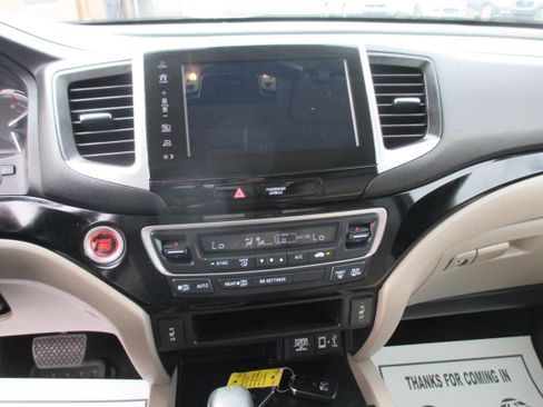 Used 2019 Honda Ridgeline AWD RTL-E image 6
