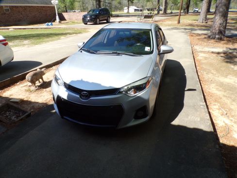 Used 2015 Toyota Corolla S image 2