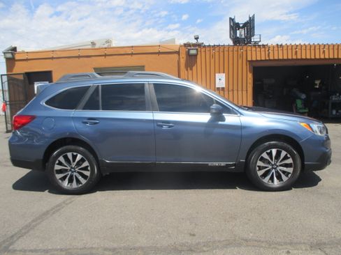 Used 2017 Subaru Outback 2.5i Limited AWD/4WD image 2