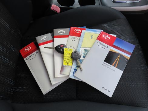 Used 2013 Toyota Corolla S image 15