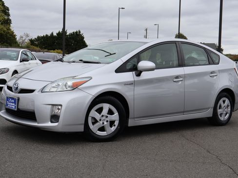 Used 2011 Toyota Prius Three image 2