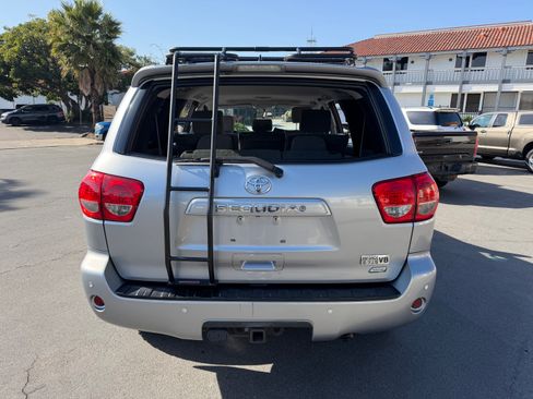 Used 2014 Toyota Sequoia 4WD SR5 image 7