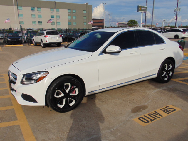 Used 2015 Mercedes-Benz C 300 4MATIC Sedan image 4