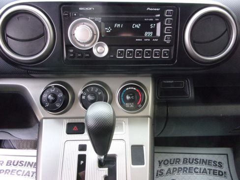 Used 2010 Scion xB image 9