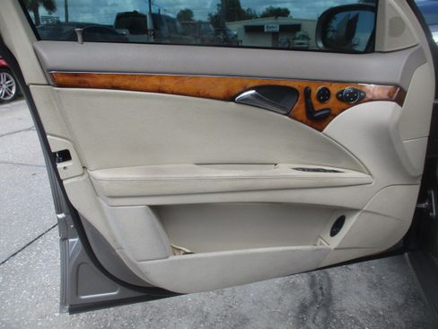Used 2006 Mercedes-Benz E 350 image 9