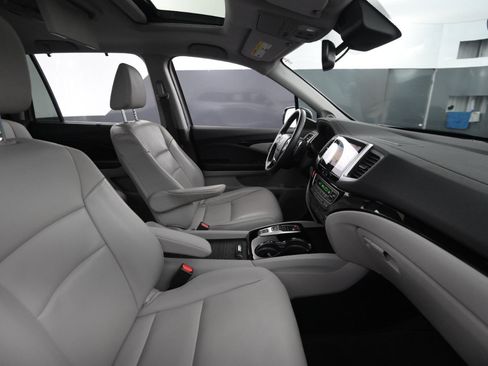 Used 2017 Honda Pilot Touring image 55