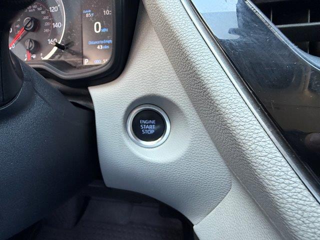 Used 2022 Toyota Corolla Cross LE FWD image 17