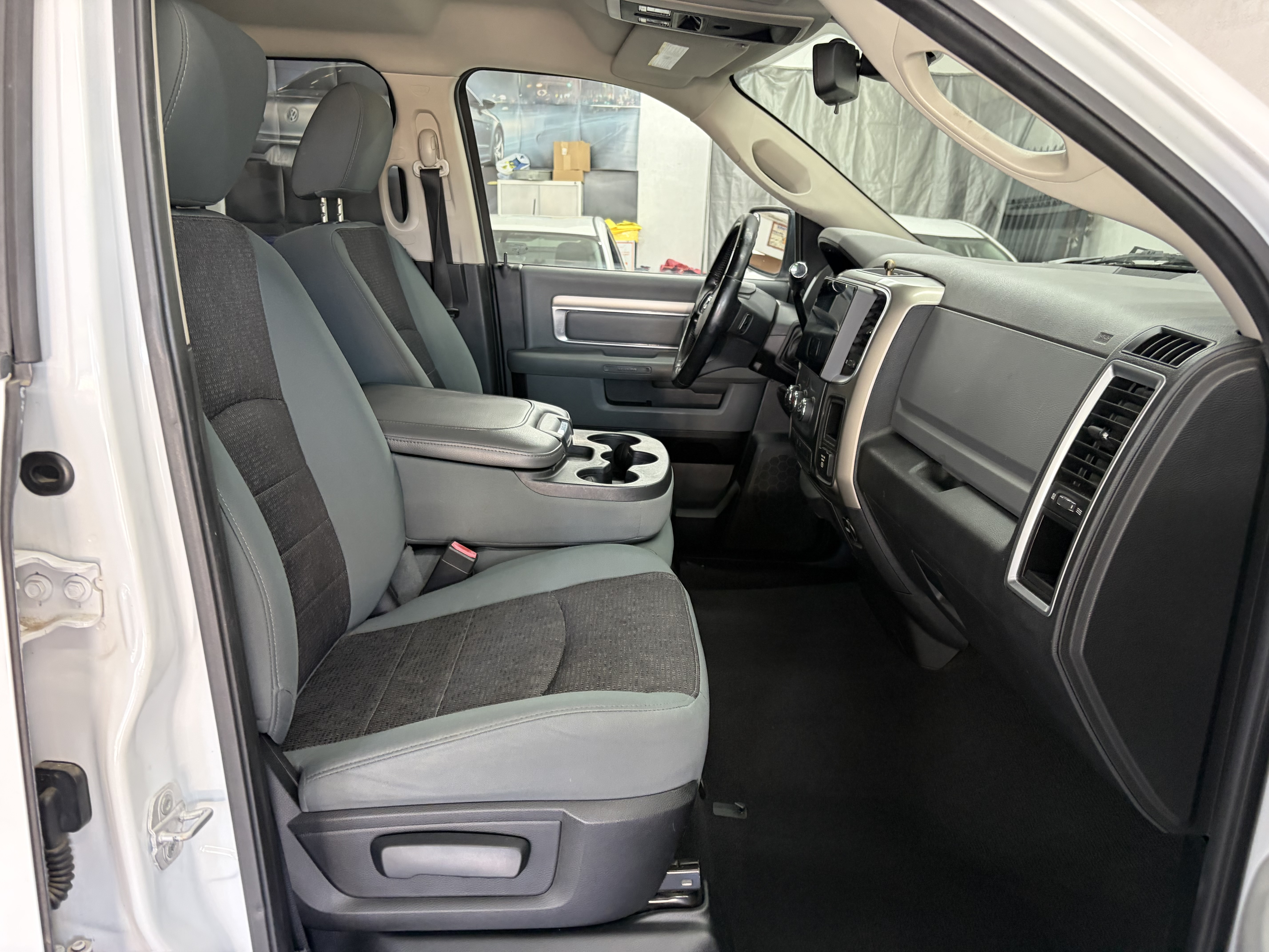 Used 2013 RAM 1500 2WD Quad Cab SLT image 15