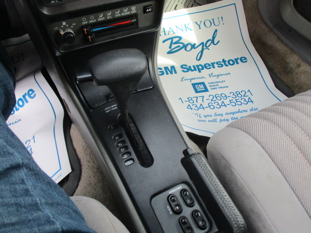 Used 1994 Chevrolet Cavalier RS Convertible FWD image 32
