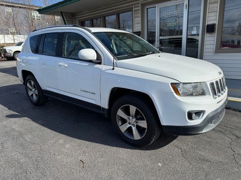 Used 2016 Jeep Compass High Altitude image 2