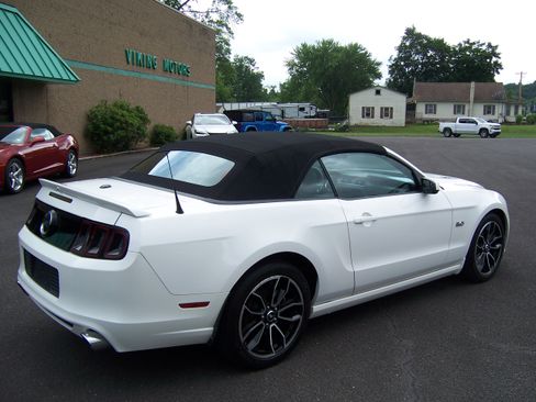 Used 2013 Ford Mustang GT Convertible RWD image 3