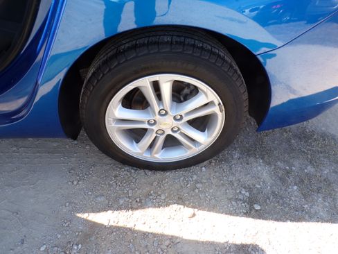 Used 2017 Chevrolet Cruze LT image 9