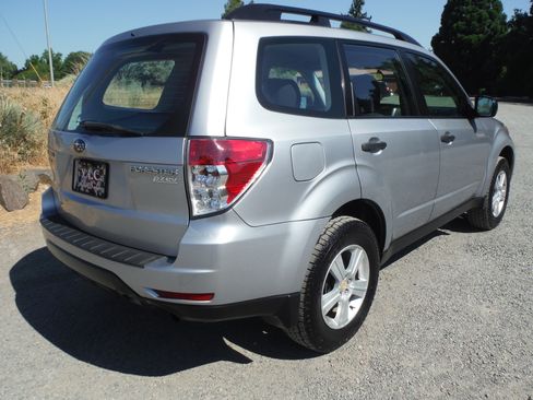 Used 2012 Subaru Forester 2.5X AWD/4WD image 4