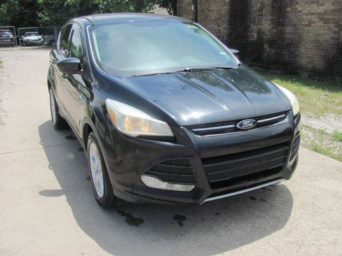 Used 2014 Ford Escape 4WD SE image 2
