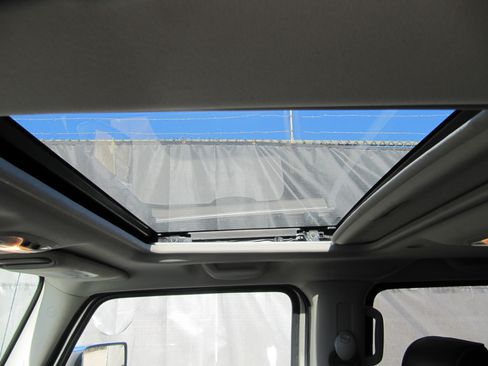 Used 2006 HUMMER H3 Luxury image 16