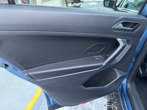 Used 2020 Volkswagen Tiguan SE image 12