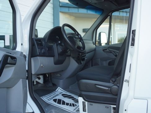 Used 2016 Mercedes-Benz Sprinter 3500 image 19