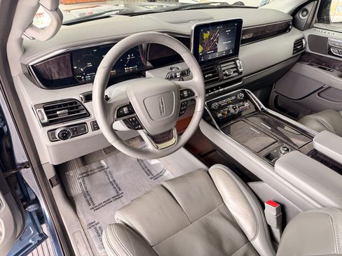 Used 2020 Lincoln Navigator Reserve image 6