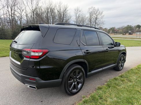 Used 2023 Honda Pilot Sport image 5