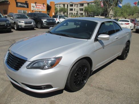 Used 2012 Chrysler 200 S Convertible FWD image 14