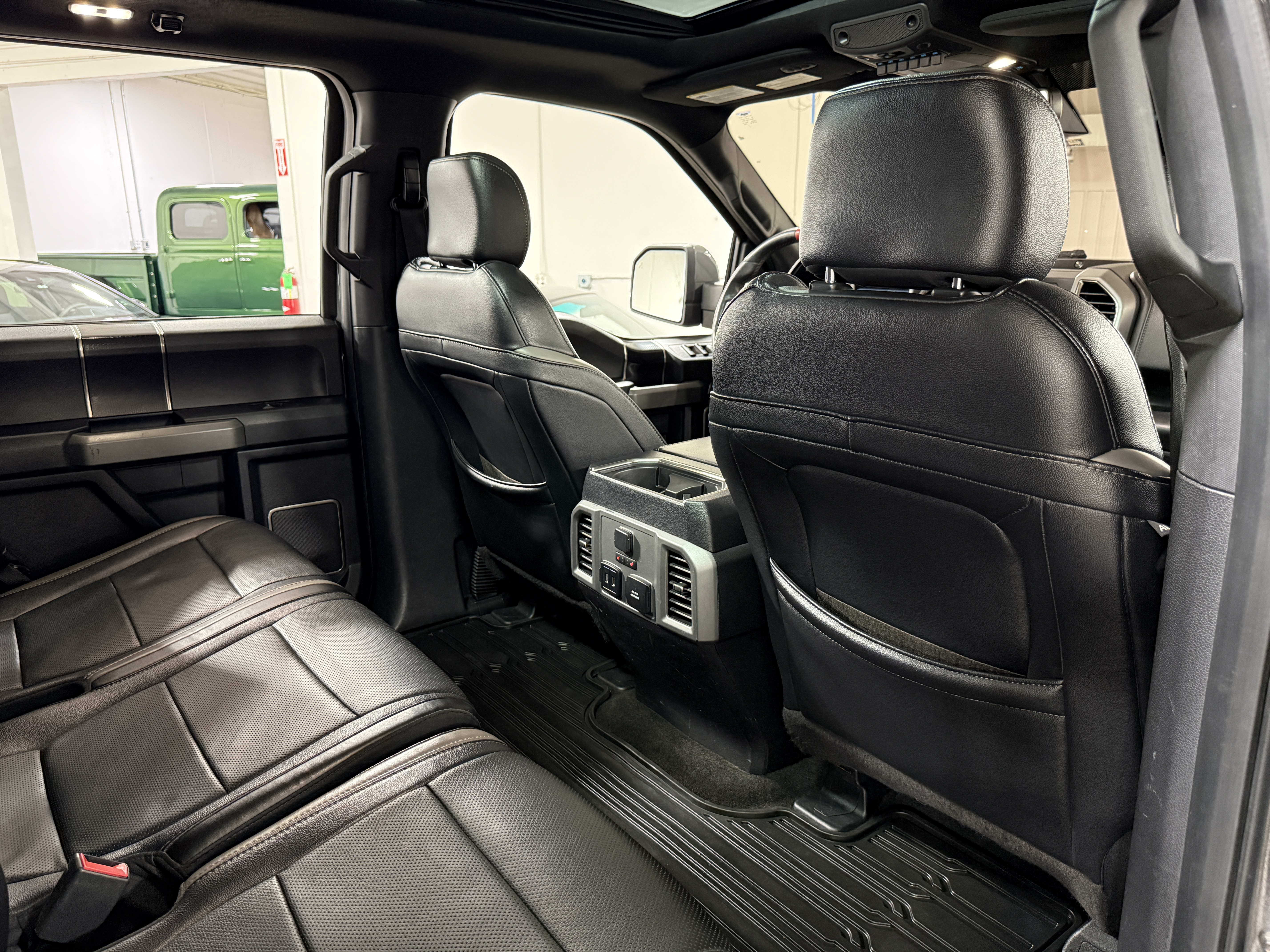 Used 2018 Ford F150 4x4 Crew Cab Raptor image 34