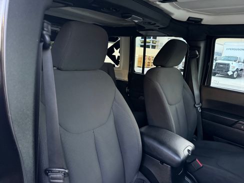 Used 2015 Jeep Wrangler 4WD Unlimited Sport image 74