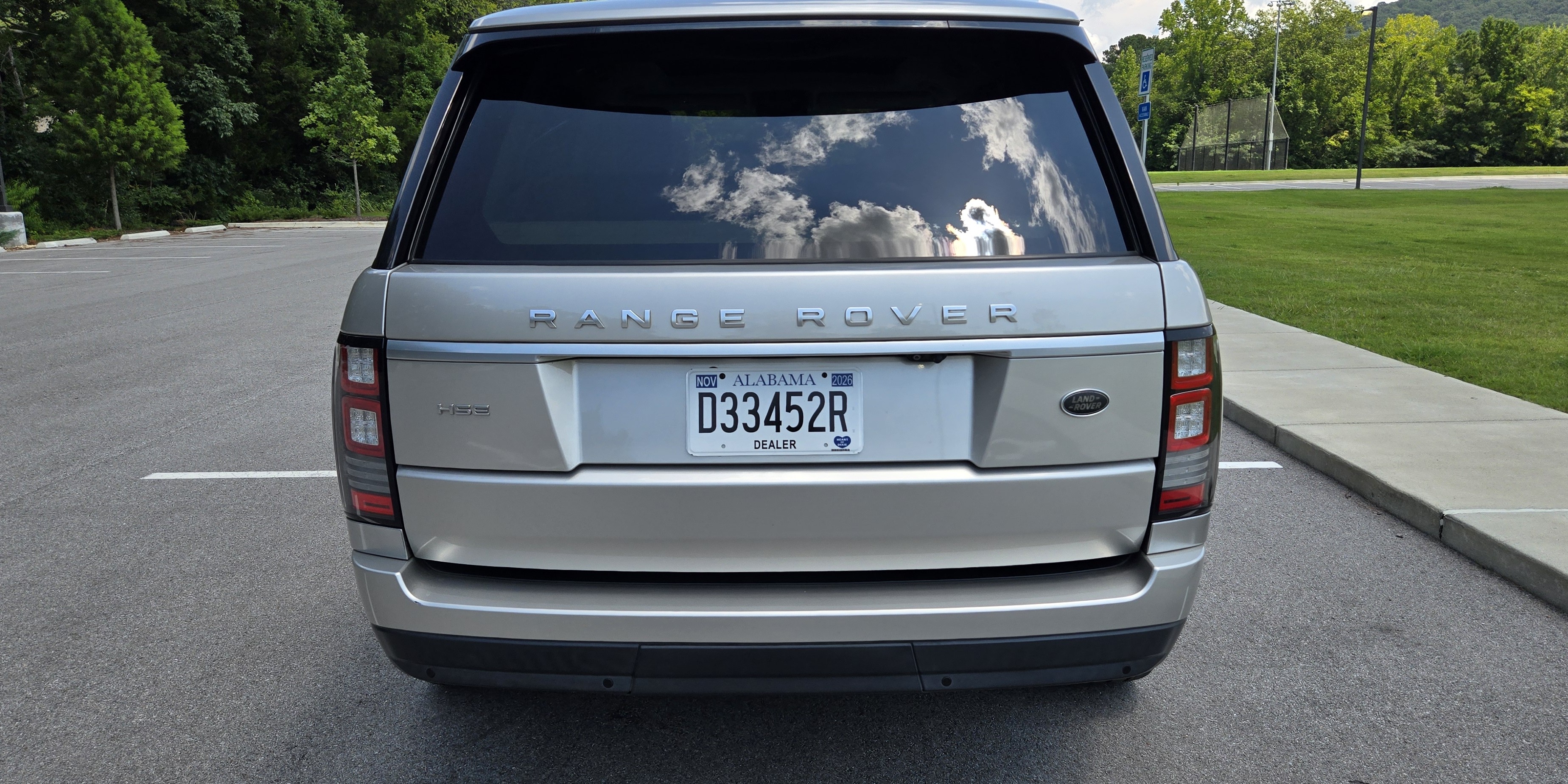 Used 2017 Land Rover Range Rover HSE AWD/4WD image 5