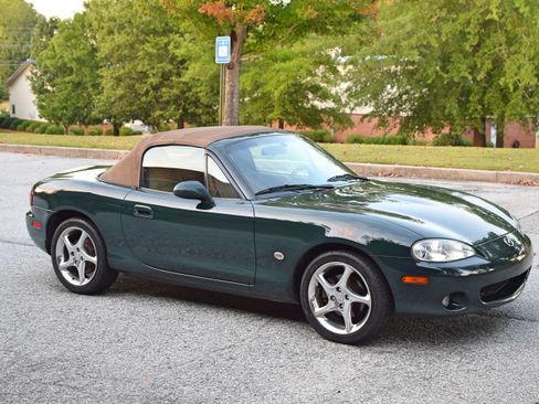 Used 2001 MAZDA MX-5 Miata SE image 10