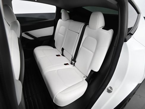 Used 2021 Tesla Model Y Performance image 37