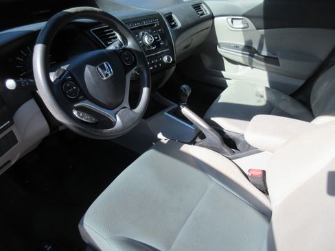 Used 2013 Honda Civic LX image 3