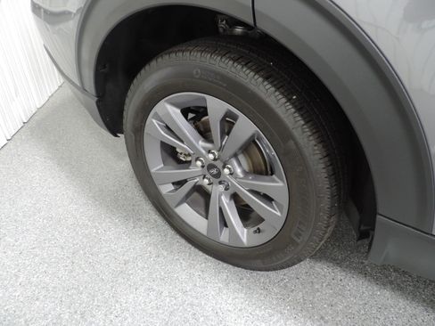 Used 2023 Ford Explorer XLT image 13