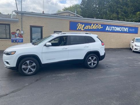 Used 2019 Jeep Cherokee Limited image 2
