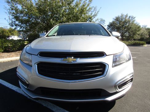 Used 2015 Chevrolet Cruze LT image 8