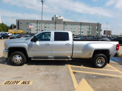 Used 2015 GMC Sierra 3500 SLE image 5