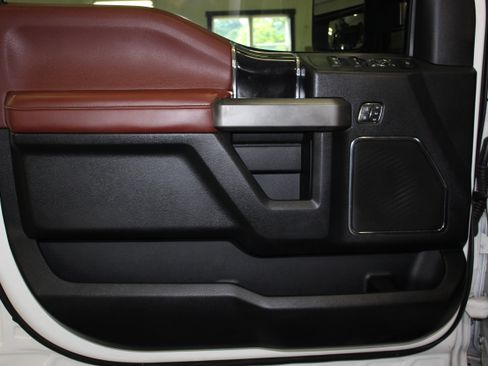 Used 2021 Ford F450 4x4 Crew Cab Super Duty image 21