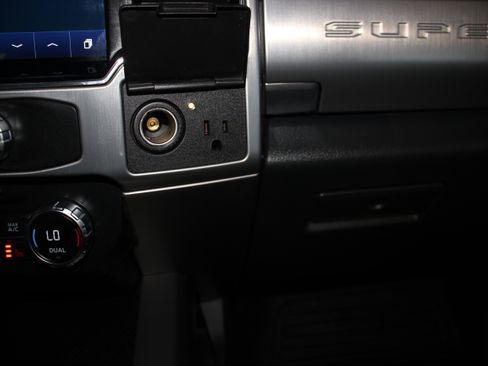 Used 2022 Ford F350 4x4 Crew Cab Super Duty image 39