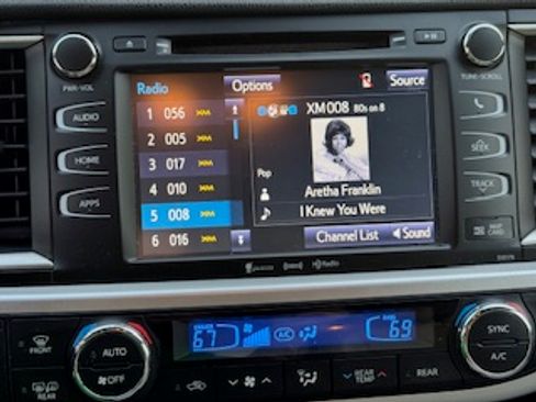 Used 2017 Toyota Highlander XLE image 21