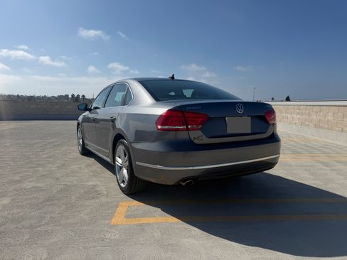 Used 2013 Volkswagen Passat TDI SEL Premium FWD image 5
