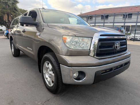Used 2010 Toyota Tundra 4x4 Double Cab w/ SR5 & TRD image 14