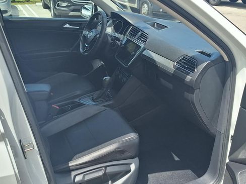 Used 2020 Volkswagen Tiguan FWD image 18