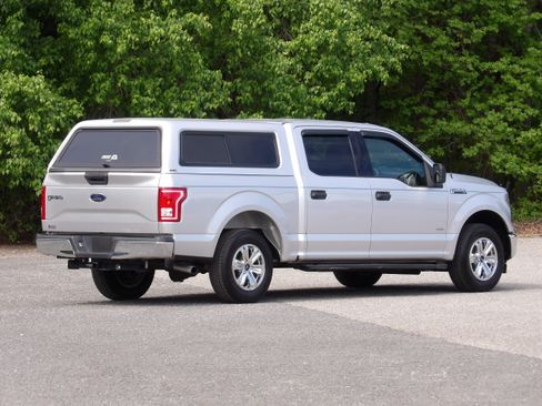Used 2017 Ford F150 XLT image 6