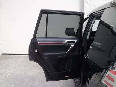 Used 2015 Lexus GX 460 4WD Premium 4.6L 8-Cyl SUV image 18
