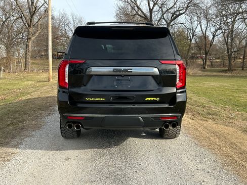 Used 2022 GMC Yukon XL AT4 image 5