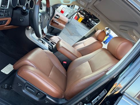 Used 2016 Toyota Sequoia Platinum image 18