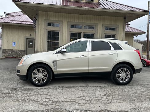 Used 2013 Cadillac SRX Luxury image 2