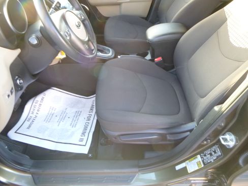 Used 2012 Kia Soul ! image 13