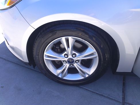 Used 2014 Ford Focus SE Hatchback FWD image 33